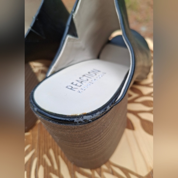 Kenneth Cole Reaction Top Notch Black Leather Peep Toe Stacked Heel Mules **READ - Picture 8 of 11